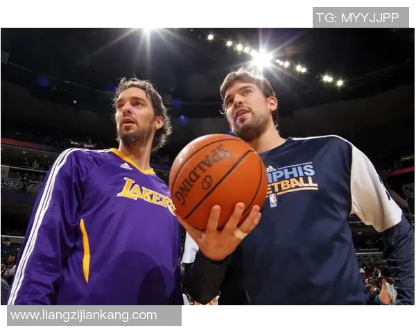 湖人对阵灰熊加索尔重返赛场引发的篮球传奇对决与情感回忆